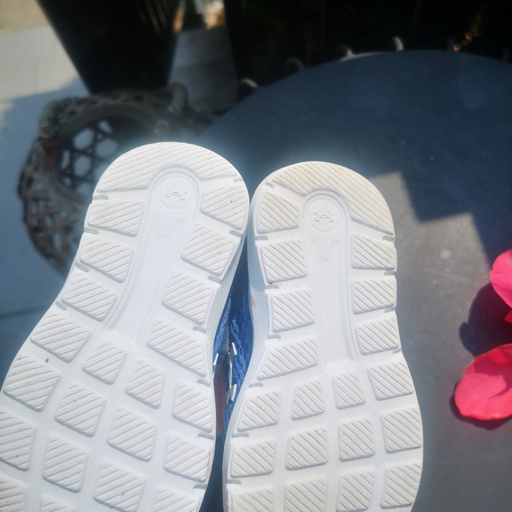 Underarmour Runners - Picture 2 of 2